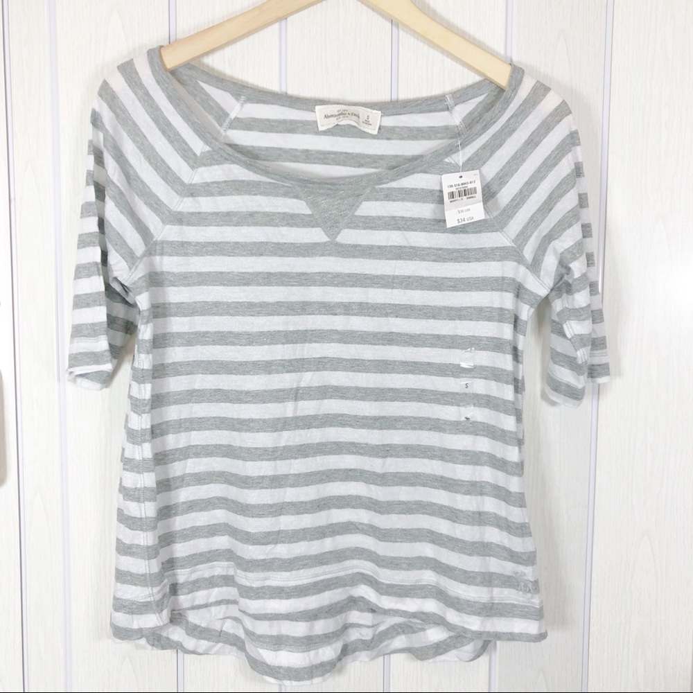 🌟 Abercrombie & Fitch Stripped Tee Ladies Small